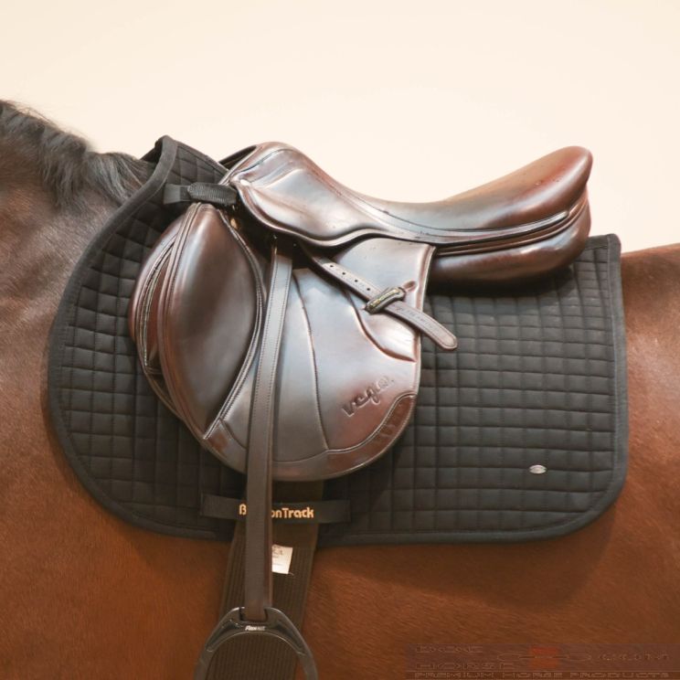 Back on Track zadeldek jumping